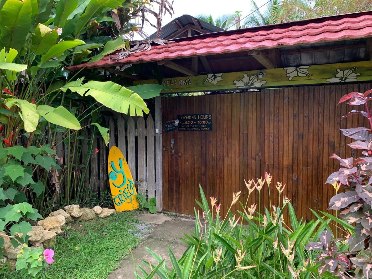 Surf Camp Hotel Бокас дел Торо Екстериор снимка