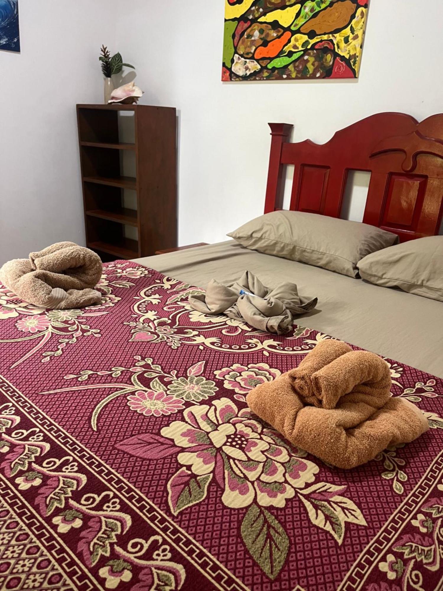 Surf Camp Hotel Бокас дел Торо Екстериор снимка