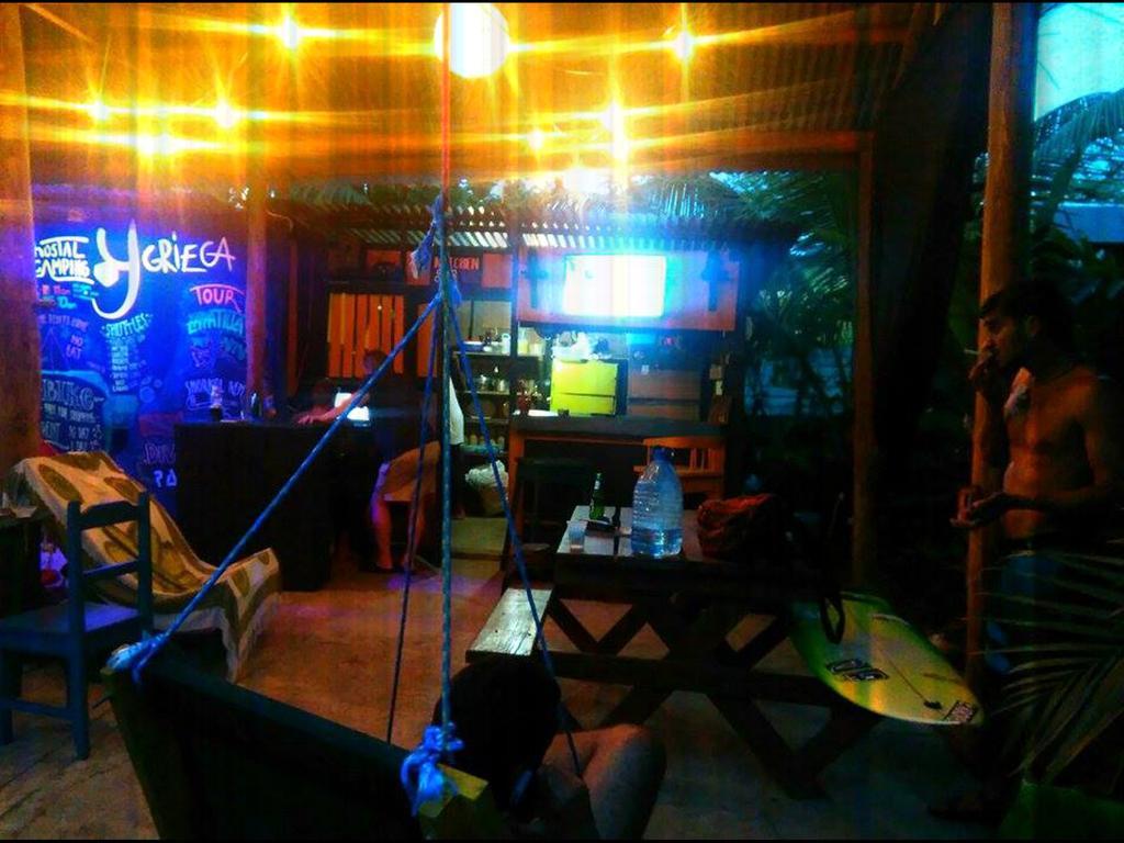 Surf Camp Hotel Бокас дел Торо Екстериор снимка